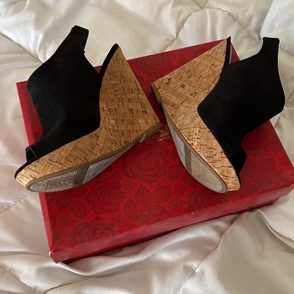 Carlos Santana wedge - Picture 2 of 10